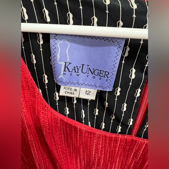 Kay Unger New York Textured Red Lined Dress Size 12 w/Slight Slit - Picture 2 of 5